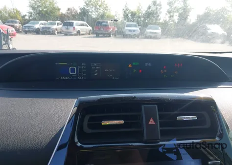 2021 Toyota Prius Le z USA, uszkodzony, nr VIN JTDKAMFU4M3146400